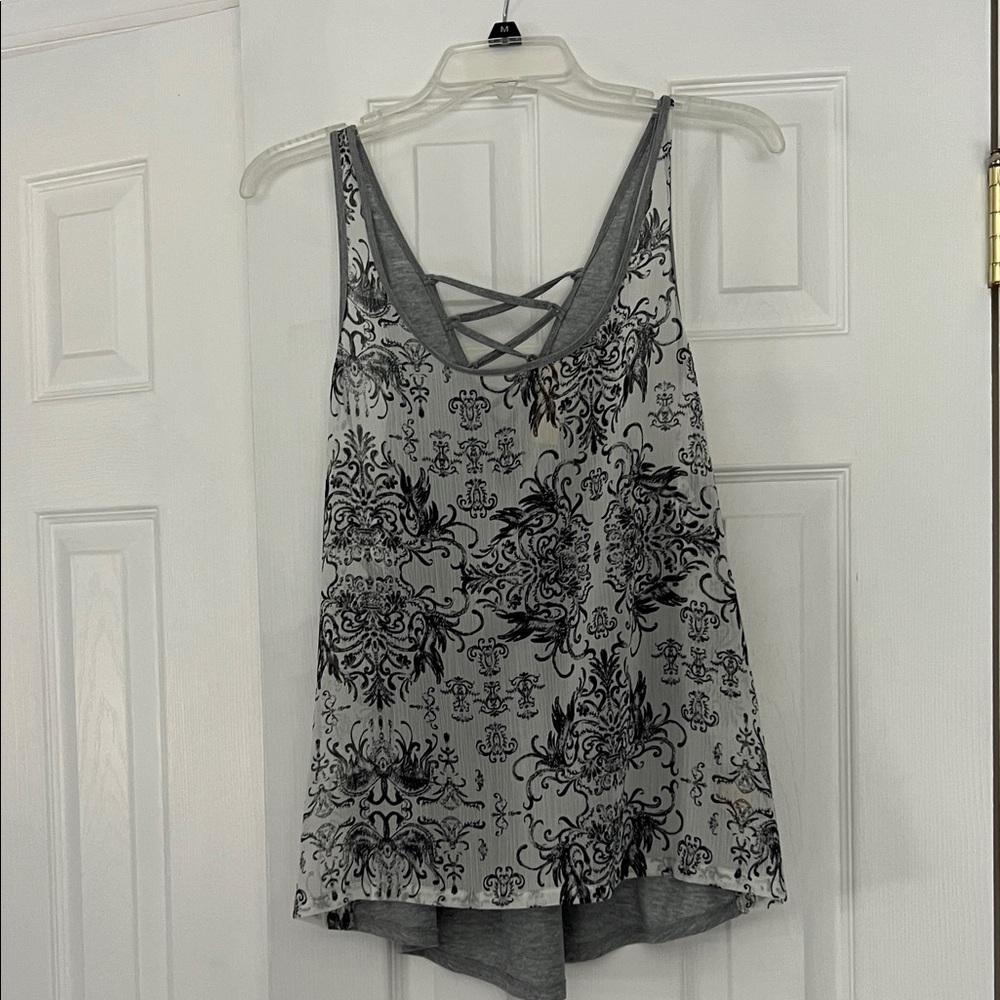 Princess Vera Wang Black and Gray Floral Tank Top